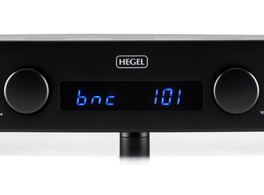 DAC Hegel HD30 truoc