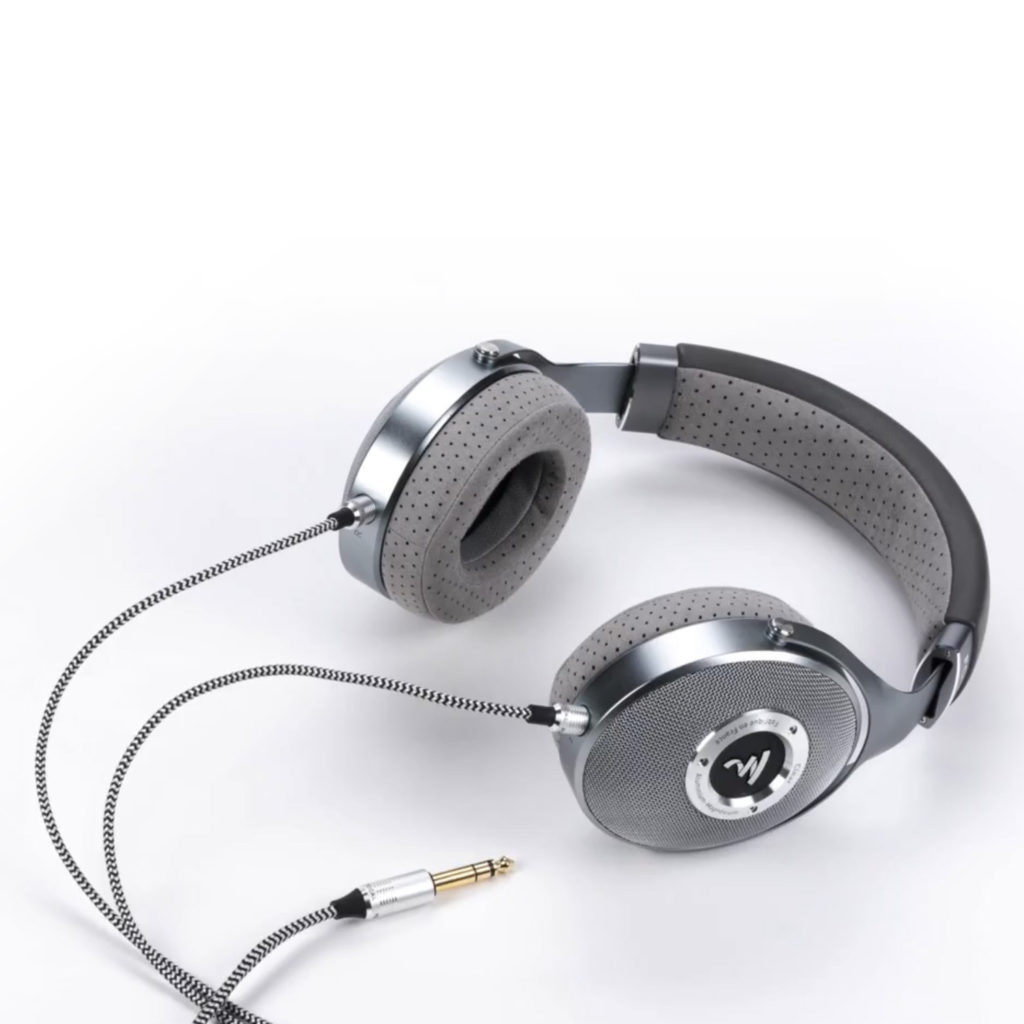 tai nghe Focal Clear nam